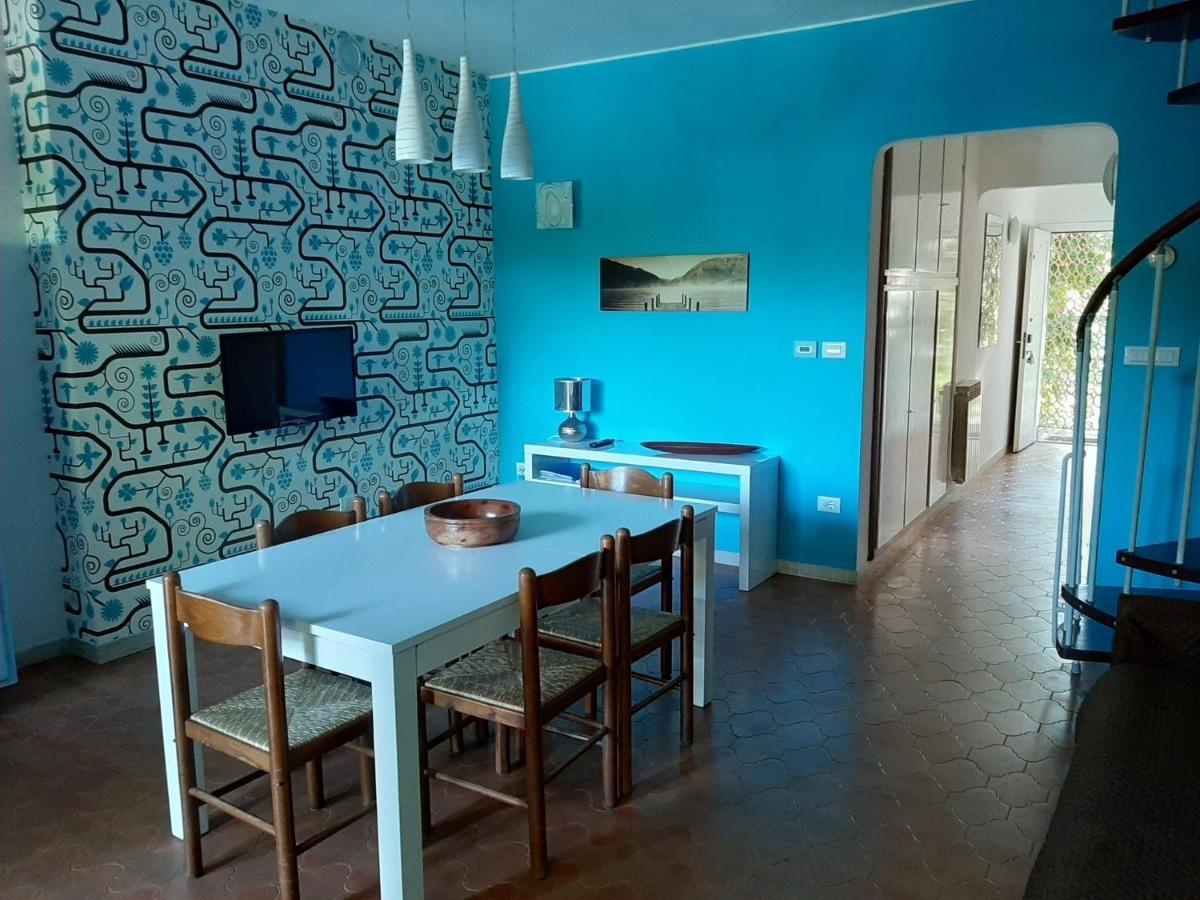 Appartamento Genziana - Con Vista Piscina E Garage Σιρμιόνε Εξωτερικό φωτογραφία