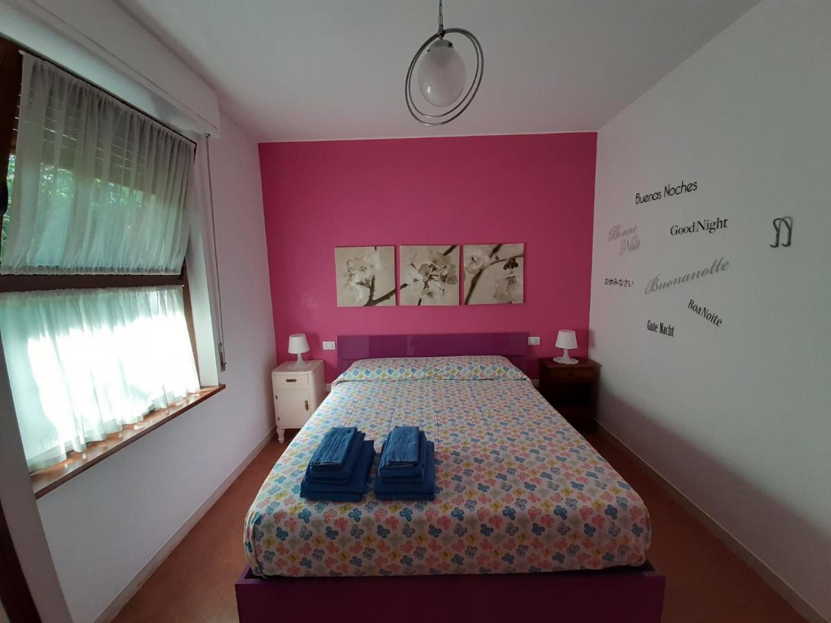 Appartamento Genziana - Con Vista Piscina E Garage Σιρμιόνε Εξωτερικό φωτογραφία