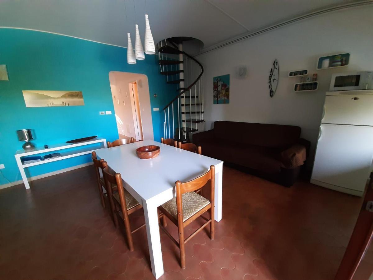Appartamento Genziana - Con Vista Piscina E Garage Σιρμιόνε Εξωτερικό φωτογραφία